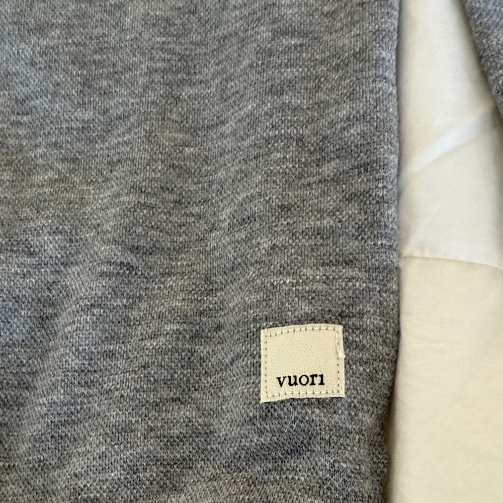 Vuori Jeffreys Pullover Gray Long Sleeve Top - Picture 6 of 15